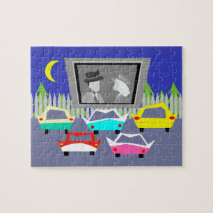 Puzzle de cinéma à l'entrée de la petite ville