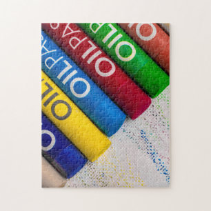 Puzzle de différentes couleurs pastel crayons