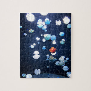 Puzzle de monogramme de méduses d'arc-en-ciel