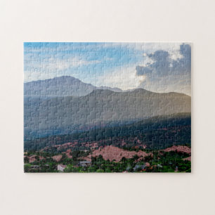 Puzzle de Pikes Peak au coucher du soleil brumeux