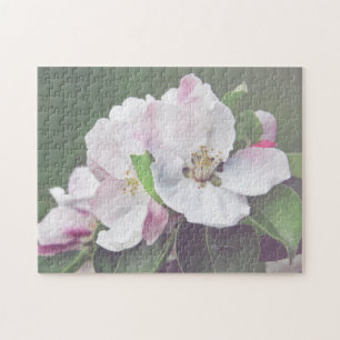 Puzzle de scie de pomme en fleurs