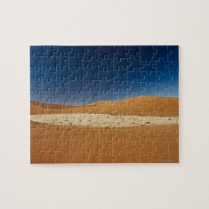 Puzzle Deadvlei célèbre avec les arbres morts, désert