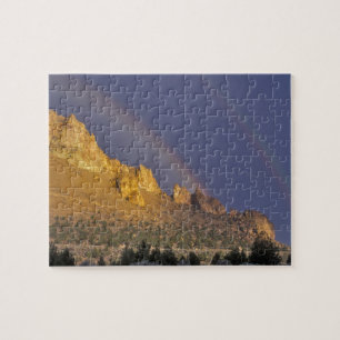 Puzzle Double arc-en-ciel sur une formation rocheuse près