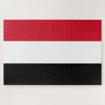 Puzzle Drapeau du Yémen<br><div class="desc">Ce dessin présente le drapeau national du Yémen (officiellement connu sous le nom de République du Yémen), qui est un pays à l'extrémité sud de la péninsule arabique en Asie occidentale. Le Yémen est bordé par l'Arabie Saoudite au nord, la mer Rouge à l'ouest, le golfe d'Aden et le canal...</div>