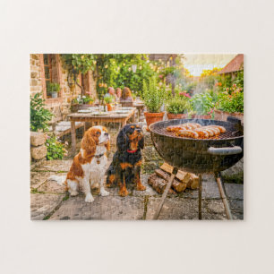 Puzzle Duo de Spaniel regardant des saucisses de barbecue