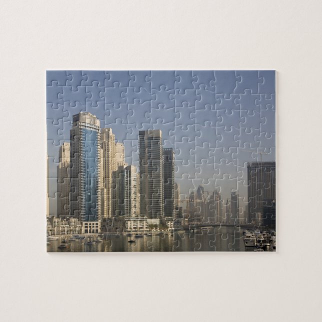 Puzzle EAU, Dubaï. Des tours de marina avec des bateaux à (Horizontal)
