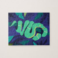 Emerald Boa Snake dans une jungle moderne