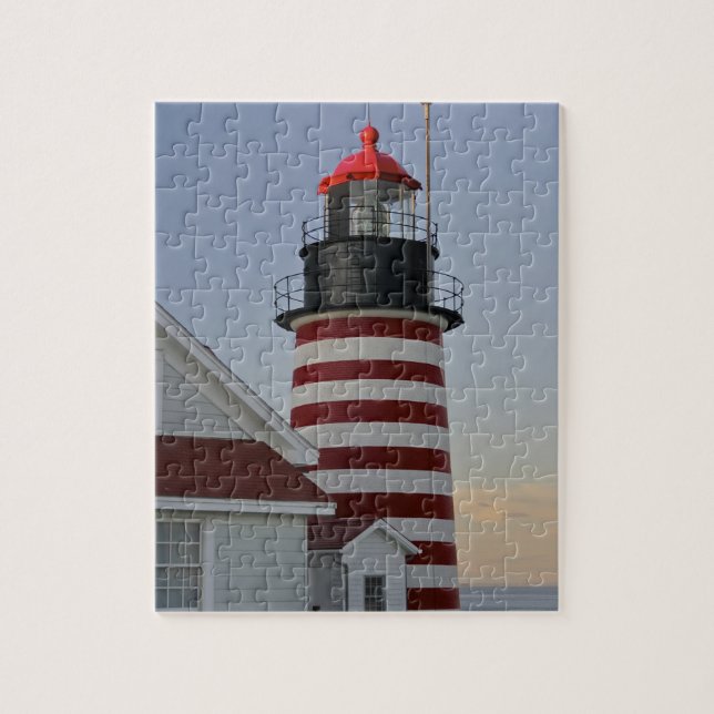 Puzzle États-Unis, Maine, Lubec. Le phare de West Quoddy  (Vertical)