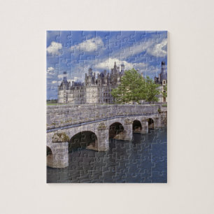 Puzzle Europe, France, Chambord. Un pont de pierre mène