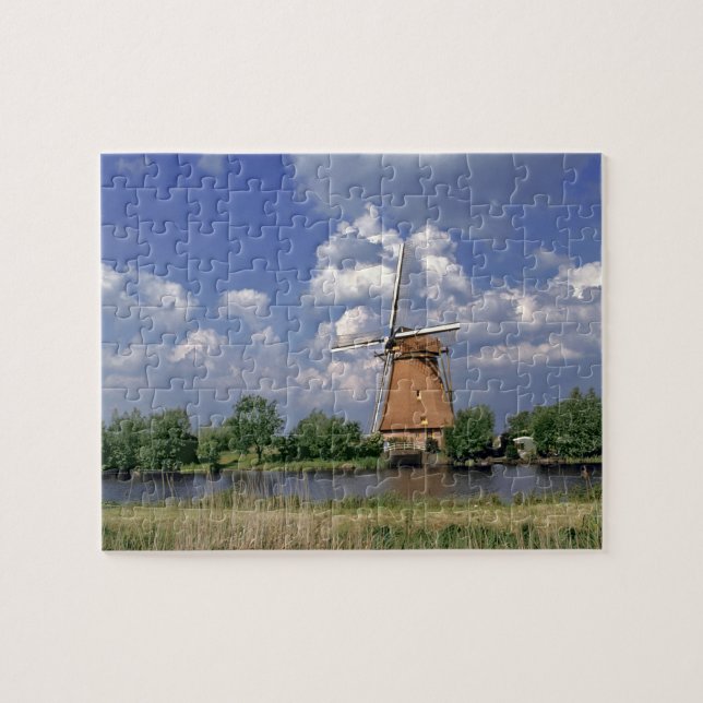 Puzzle Europe, Pays-Bas, Kinerdijk. Un moulin à vent est  (Horizontal)