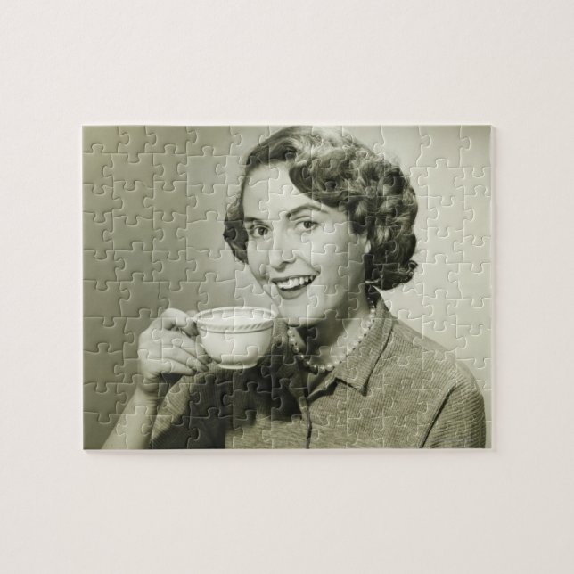 Puzzle Femme tenant des tasses (Horizontal)