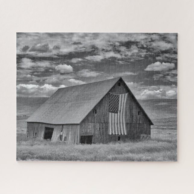 Puzzle Fermes | BW American Flag Barn Scene (Horizontal)