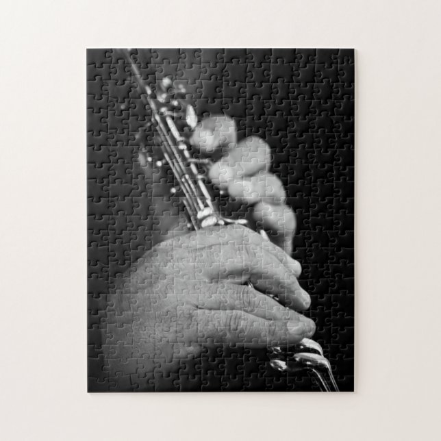 Puzzle Flûte jouée en noir et blanc par un gitan (Vertical)