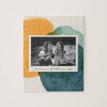 Puzzle Formes d'aquarelle Abstraites Nom photo bleu Turqu<br><div class="desc">Cet élégant puzzle personnalisé présente un tableau sobre de formes d'aquarelle abstraites biologiques dans de belles nuances de moutarde jaune et turquoise bleu et vert. Personnalisez-le avec votre nom et votre photo. Super idée cadeau !</div>