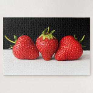 Puzzle Fraises sur noir sur blanc 20x30 1014pc jpa