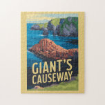 Puzzle Géant's Causeway Irlande Travel Art Vintage<br><div class="desc">Chaussée de géant dans un style d'art vectoriel. La Chaussée des Géants est composée de plus de 40 000 colonnes de basalte qui se sont emboîtées et se sont formées par la lave qui a refroidi et contracté,  créant des motifs de stress et des fissures régulières.</div>