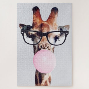 PUZZLE GIRAFFE PORTANT DES VERRES SOUFFRANT UN BUBBLEGUM 