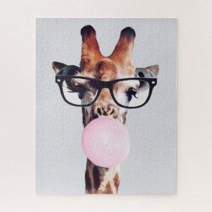 PUZZLE GIRAFFE PORTANT DES VERRES SOUFFRANT UN BUBBLEGUM 