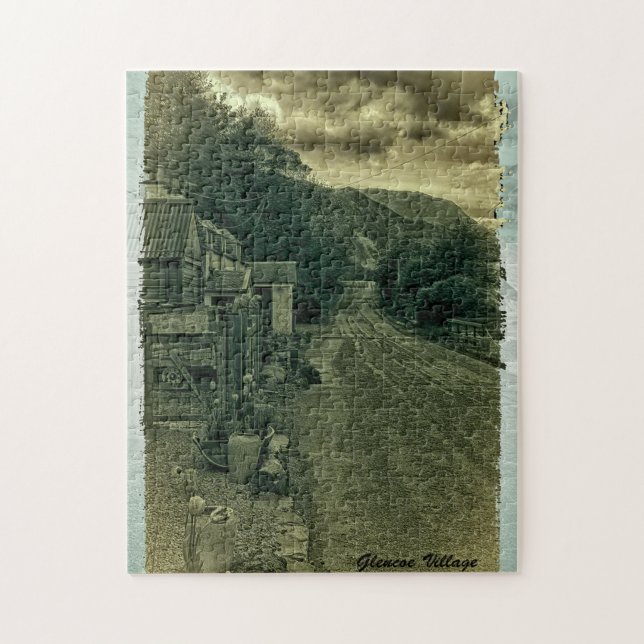 Puzzle Glencoe Village, Glencoe, Lochaber, Écosse (Vertical)