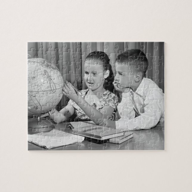 Puzzle Globe de visionnement de garçon et de fille (Horizontal)