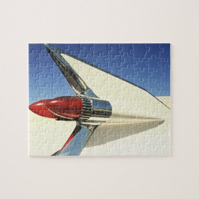 Puzzle Graphique : Gros plan sur l'aileron et le feu arri (Horizontal)