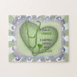 Puzzle Grosse infirmière au coeur vert