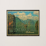Puzzle Ha Long Bay Îles Vietnam<br><div class="desc">Cette destination touristique populaire,  Ha Long Bay au Vietnam,  offre un design vintage à couper le souffle,  parfait pour notre pléthore de cadeaux.</div>