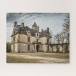 Puzzle Imaginaire abandonné Château français<br><div class="desc">Imaginatif paysage artistique de rêve extérieur de château français abandonné avec toit mansardé,  tourelles,  entrée voûtée et ornement de pierre.</div>