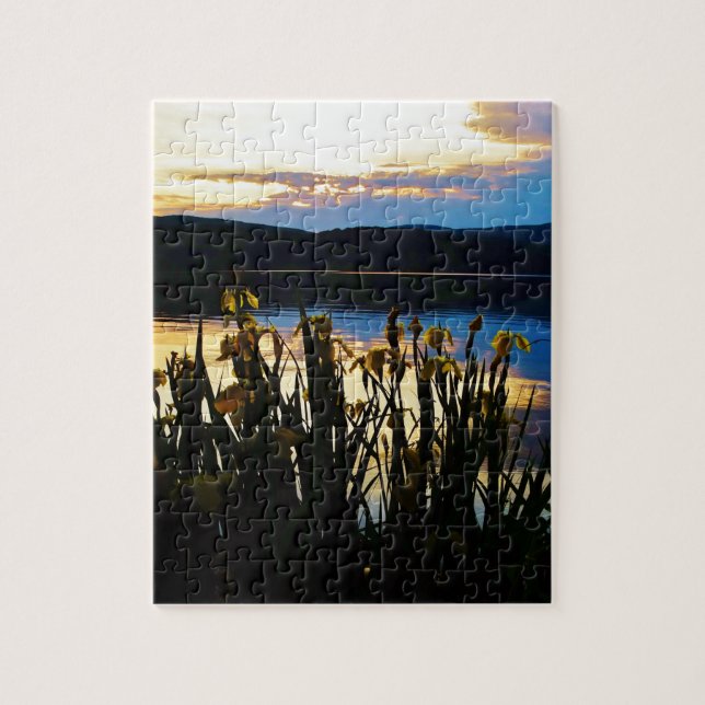 Puzzle Iris jaunes sur la rive du lac Arrowhead (Vertical)