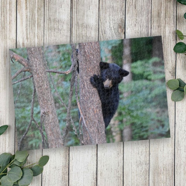 Puzzle Joli bébé ourson noir grimpant à l'arbre (Créateur téléchargé)