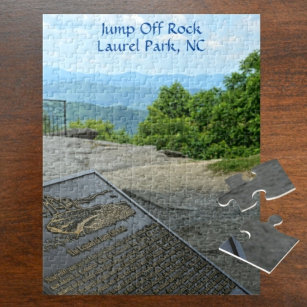 Puzzle Jump Off Rock Laurel Park NC Fin printemps