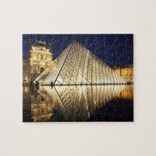 Puzzle La vue nocturne de la Pyramide de verre du Musée d