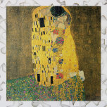 Puzzle Le baiser de Gustav Klimt, Art Nouveau Vintage<br><div class="desc">Le Kiss (Der Kuss) (1907/08) de Gustav Klimt est probablement son oeuvre la plus célèbre. Klimt a commencé à y travailler en 1907 et c'est le point culminant de sa soi-disant "période d'or". The Kiss est une vintage peinture d'amour et d'amour de l'époque victorienne Symbolisme mettant en vedette un couple...</div>