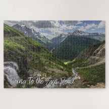 Le Montana allant aux montagnes pittoresques de