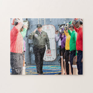 Puzzle Le président Donald Trump salue les marins