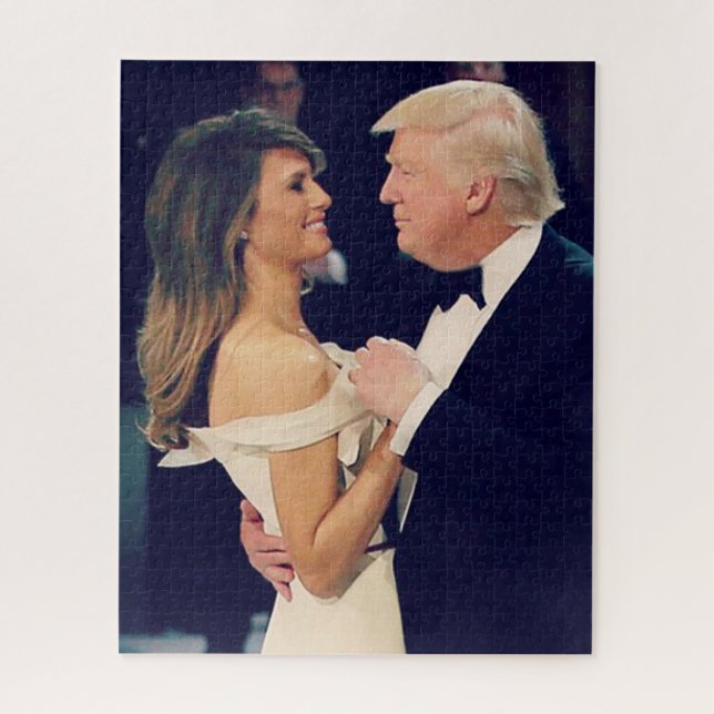 Puzzle Le président Trump et Melania Dancing (Vertical)