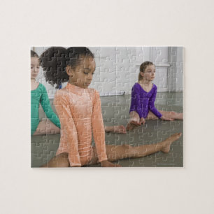 Puzzle Les filles s'étirant en gymnastique
