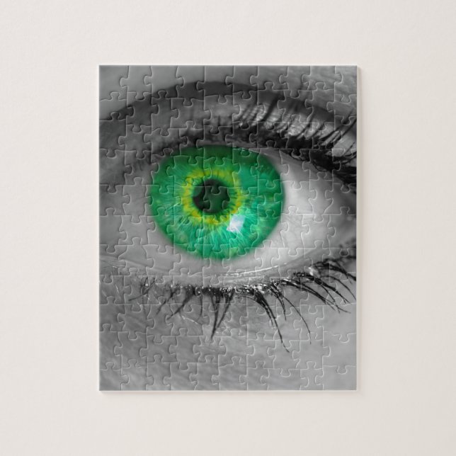 Puzzle L'oeil avec iris vert regarde la macro de concept  (Vertical)