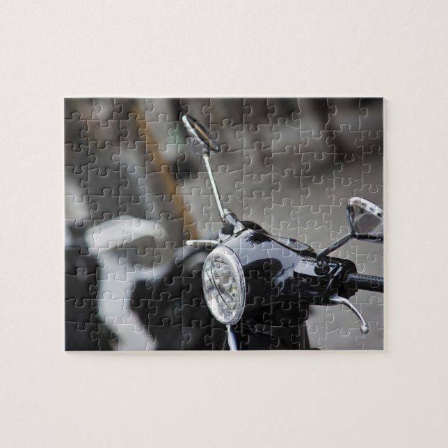 Puzzle Madrid, Vespa scooter noir (Horizontal)