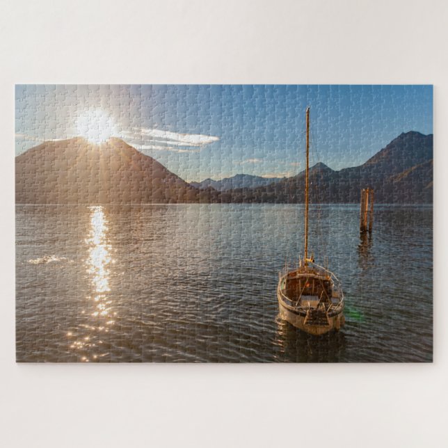 Puzzle Magnifique paysage du lac de Côme avec bateau, Ita (Horizontal)