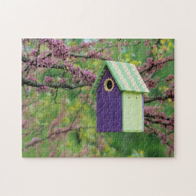 Puzzle Maison d'oiseau sur un arbre Redbud (Horizontal)