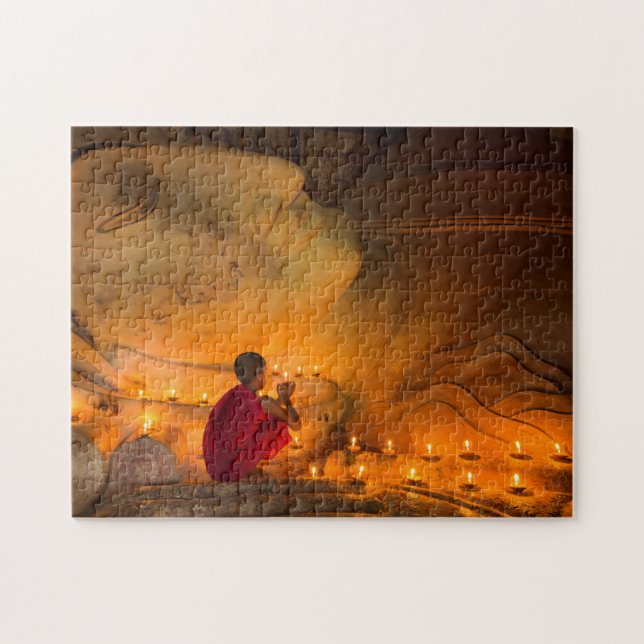 Puzzle Moine priant près d'un Bouddha (Horizontal)
