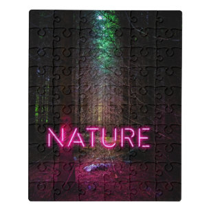 Puzzle Mystère forêt d'épinette nature néon magenta signe