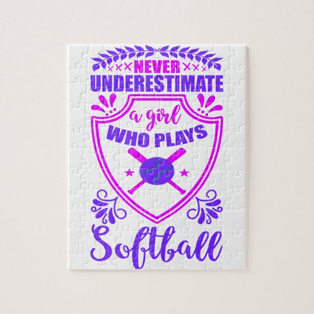 Puzzle Ne Sous-Estimez Jamais Une Fille Qui Joue Au Softb (Vertical)
