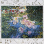 Puzzle Nénuphars de Claude Monet, Art Vintage<br><div class="desc">Nénuphars by Claude Monet est une vintage impressionnisme de peinture de la nature d'art fine mettant en scène des nénuphars dans un étang dans le jardin de Monet chez lui à Giverny, France. Le vert profond des saules qui pleurent jette un reflet dans l'étang. Claude Monet aimait peindre "en plein...</div>