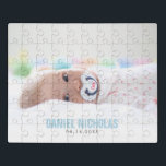 Puzzle Nom du bébé bleu<br><div class="desc">Un design simple et chic pour les photos à fond saigné. Besoin d'une couleur personnalisée ? Envoyez-nous un message à heartlockedstudio@gmail.com et nous serons heureux de vous aider!</div>