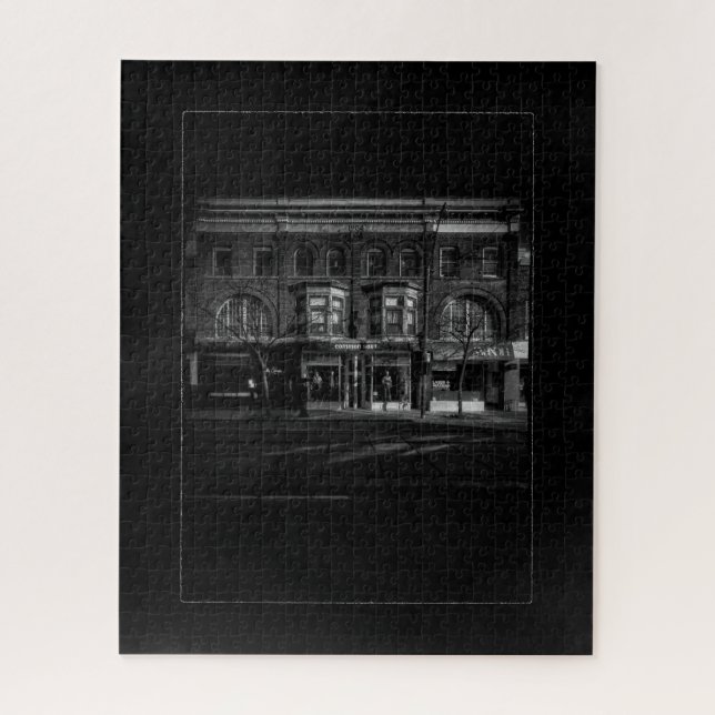 Puzzle Nos 758 - 766 Queen St E 3 avec frontière (Vertical)