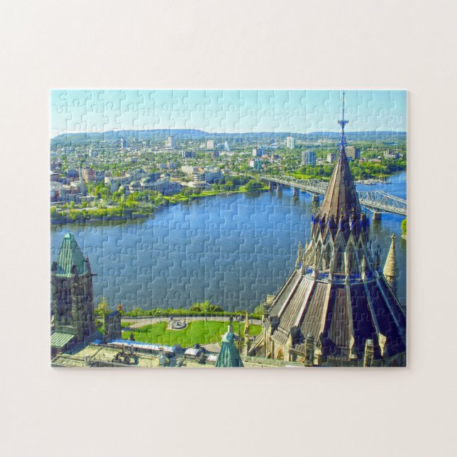 Puzzle Ottawa Parliament Buiding on the river. (Horizontal)