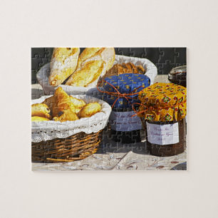 Puzzle Panier avec croissants et pains au chocolat.