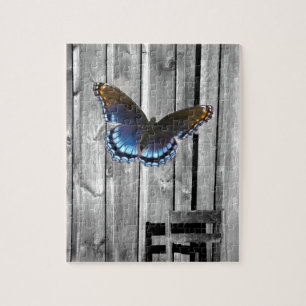 Puzzle Papillon en bois patiné affligé de bleu de ferme